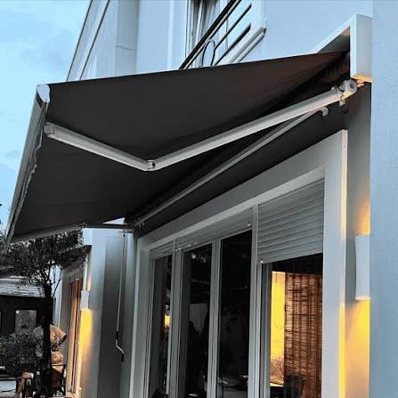 Toldo Retrátil de Braço Articulado